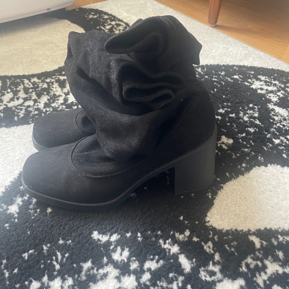 Over the knee suede boots - Picture 2 of 2